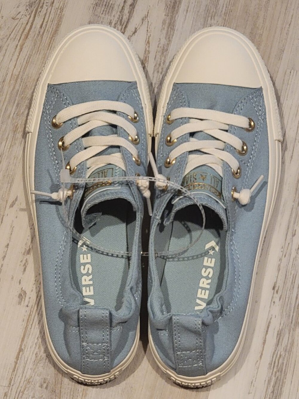 Aqua Size 8 Never worn Converse